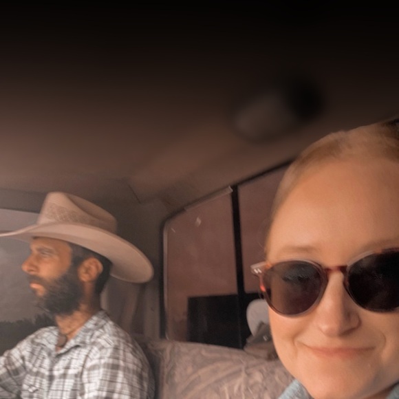 Meet your Posher, Lindsey - Picture 1 of 3